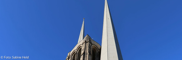 Kirche Front Türme